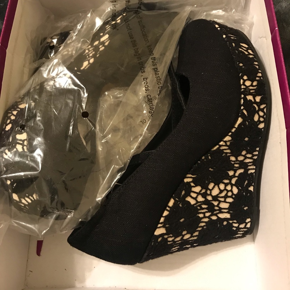 Ladies dress shoes